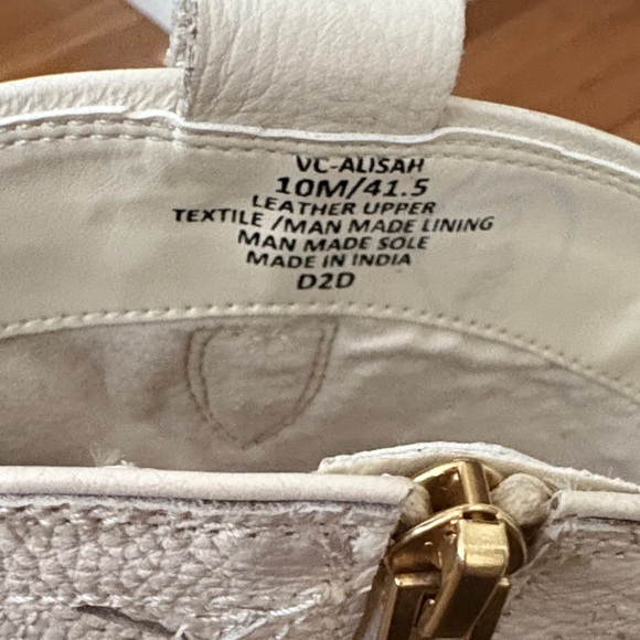 Vince Camuto NWT Alisah Square Toe Western Boot - Picture 10 of 11